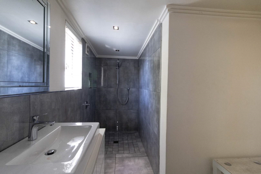 4 Bedroom Property for Sale in Sandbaai Western Cape